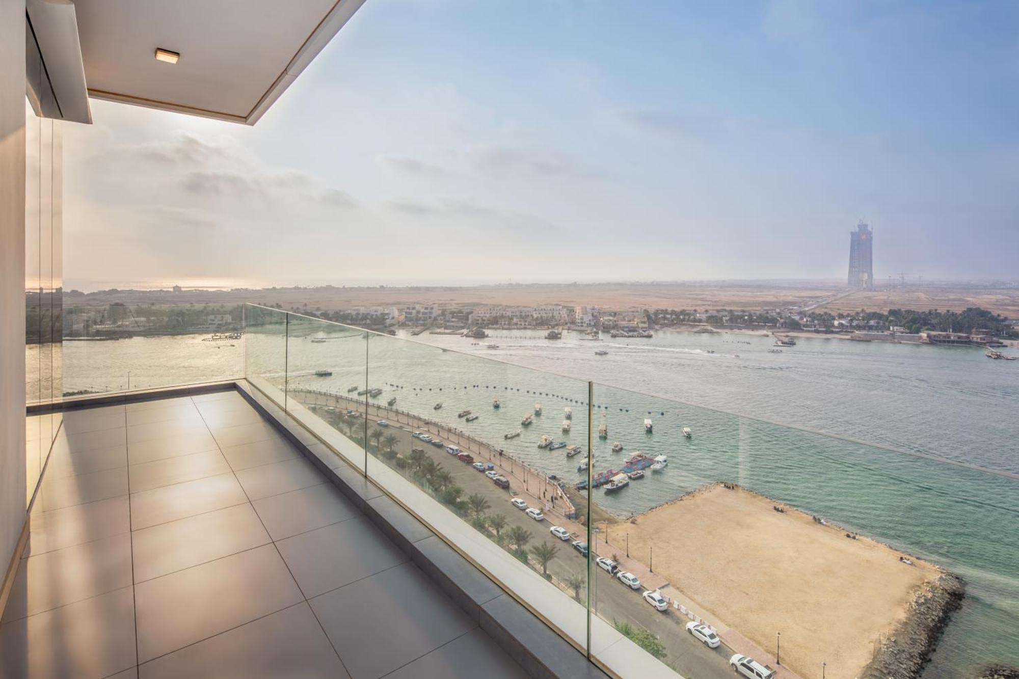 Four Points By Sheraton Jeddah Corniche Exterior photo