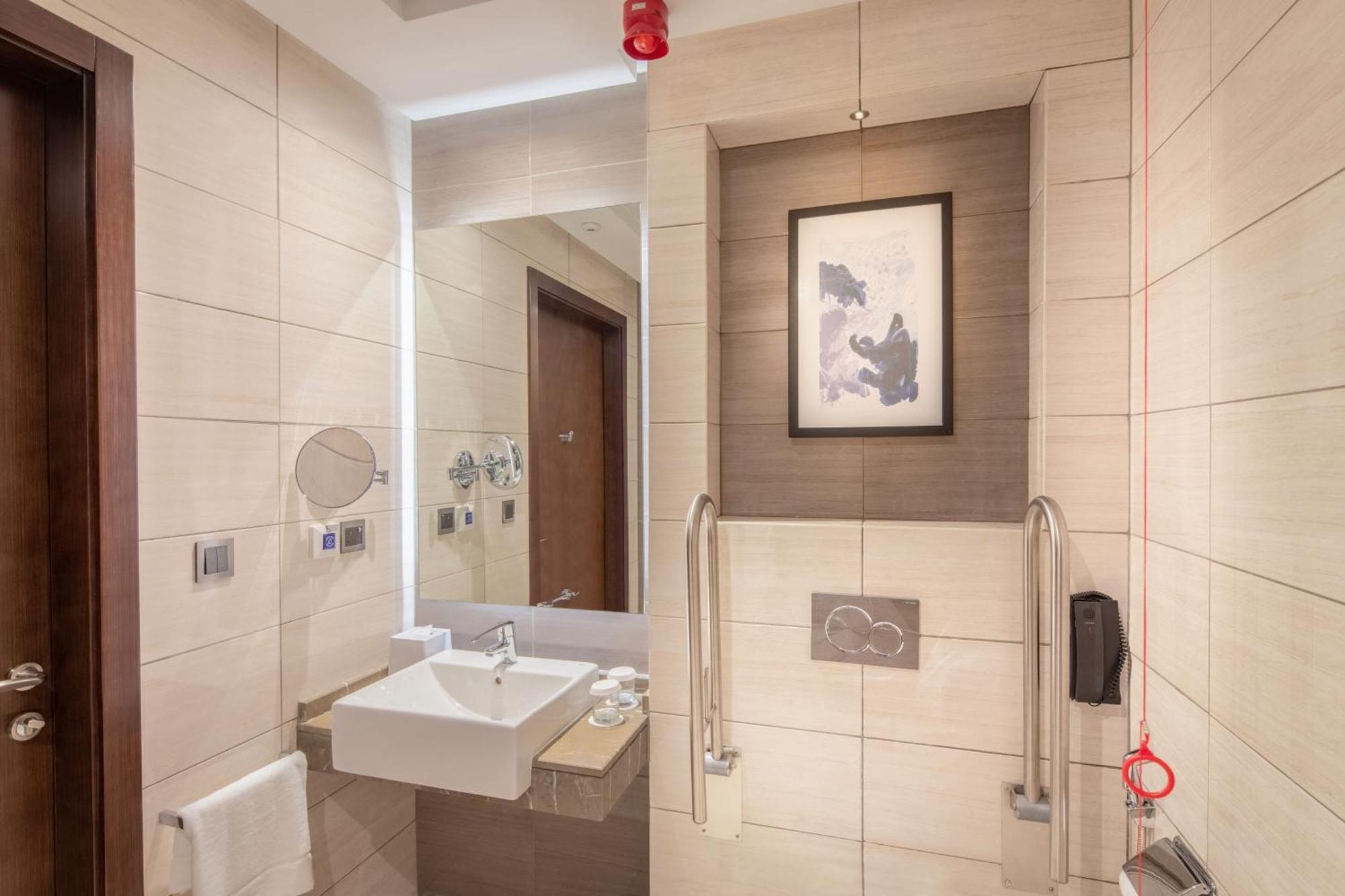 Four Points By Sheraton Jeddah Corniche Exterior photo